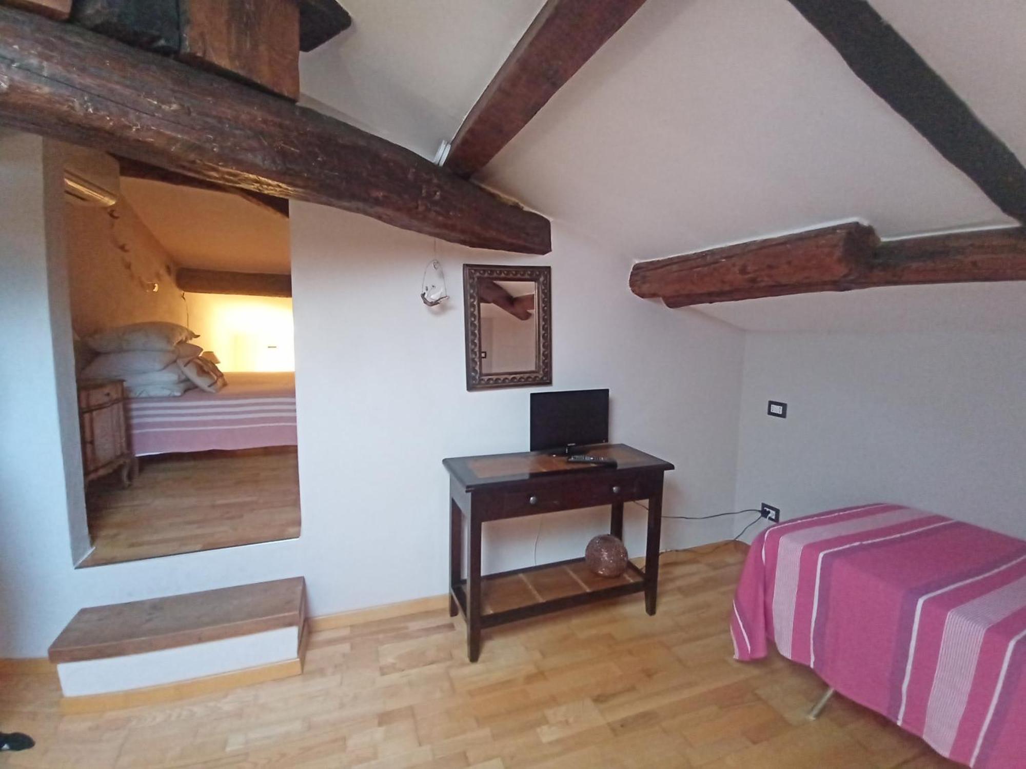 La Superba Ca' Zeneize Bed & Breakfast Foiano Della Chiana Bagian luar foto